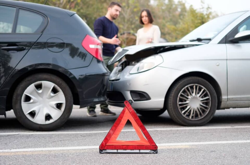 car accident that's not your fault is to remain calm and stay at the scene of the accident.